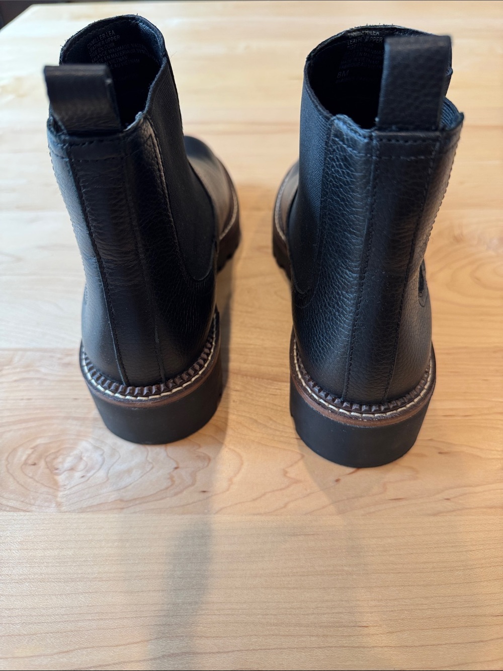 Women’s Caslon Water Resistant Chelsea Boot in Black size 8 Nordstrom Brand - Picture 4 of 6